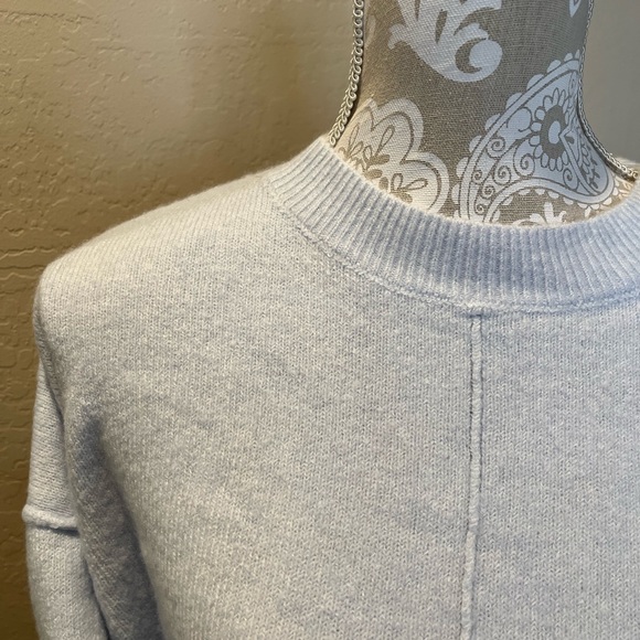 Boxy cropped sweater - Picture 2 of 4